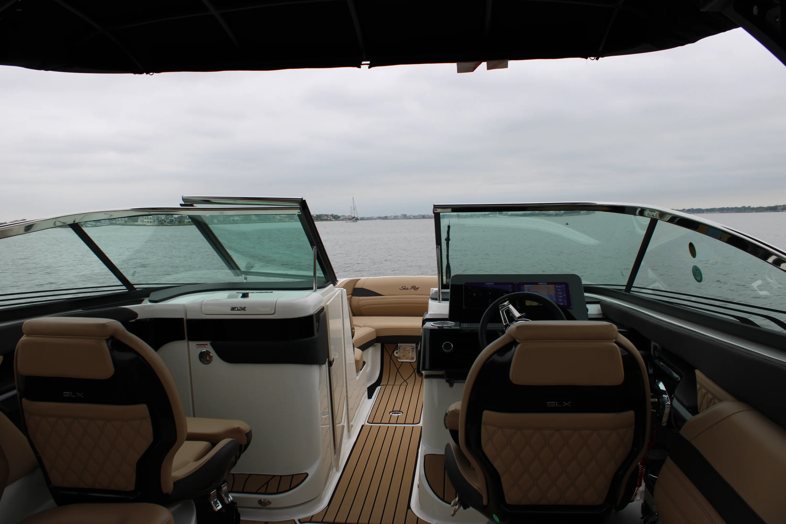 2026 Sea Ray SLX 260 Image Thumbnail #39