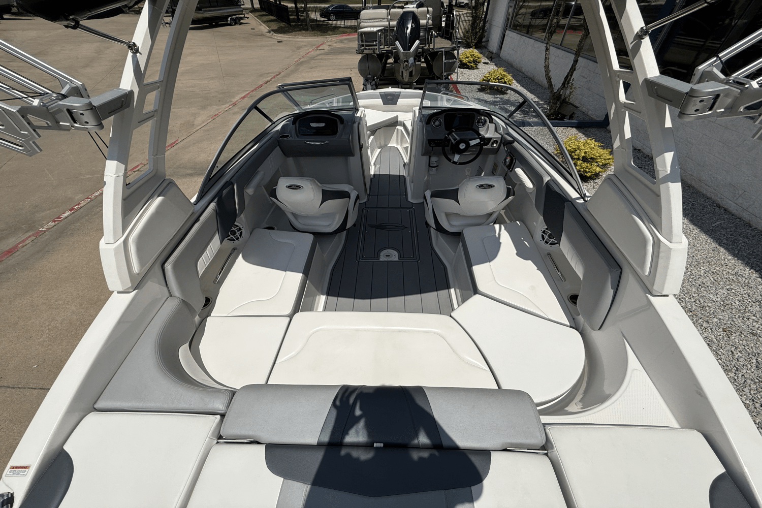 2021 Chaparral 230 SSI Image Thumbnail #8