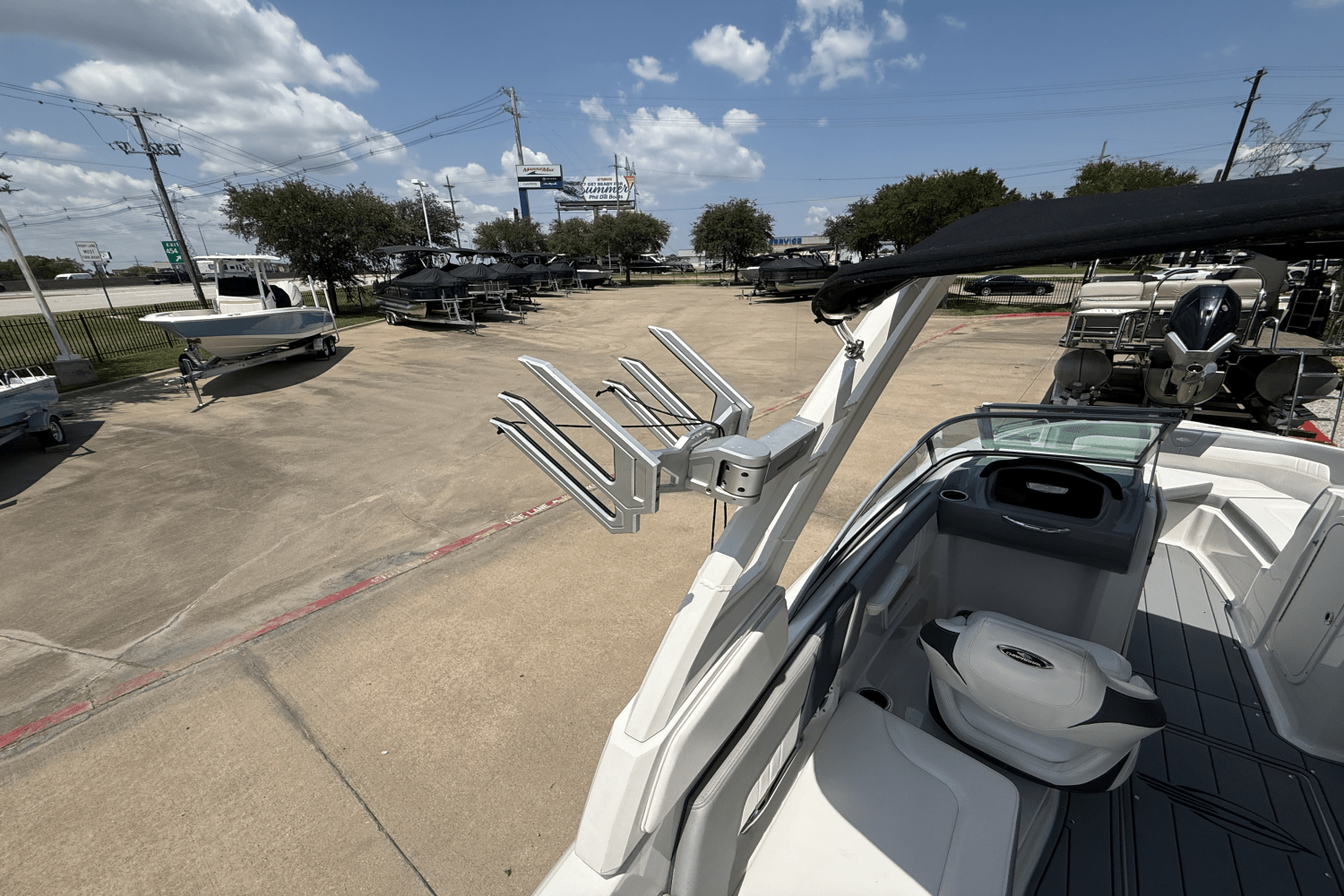 2021 Chaparral 230 SSI Image Thumbnail #9