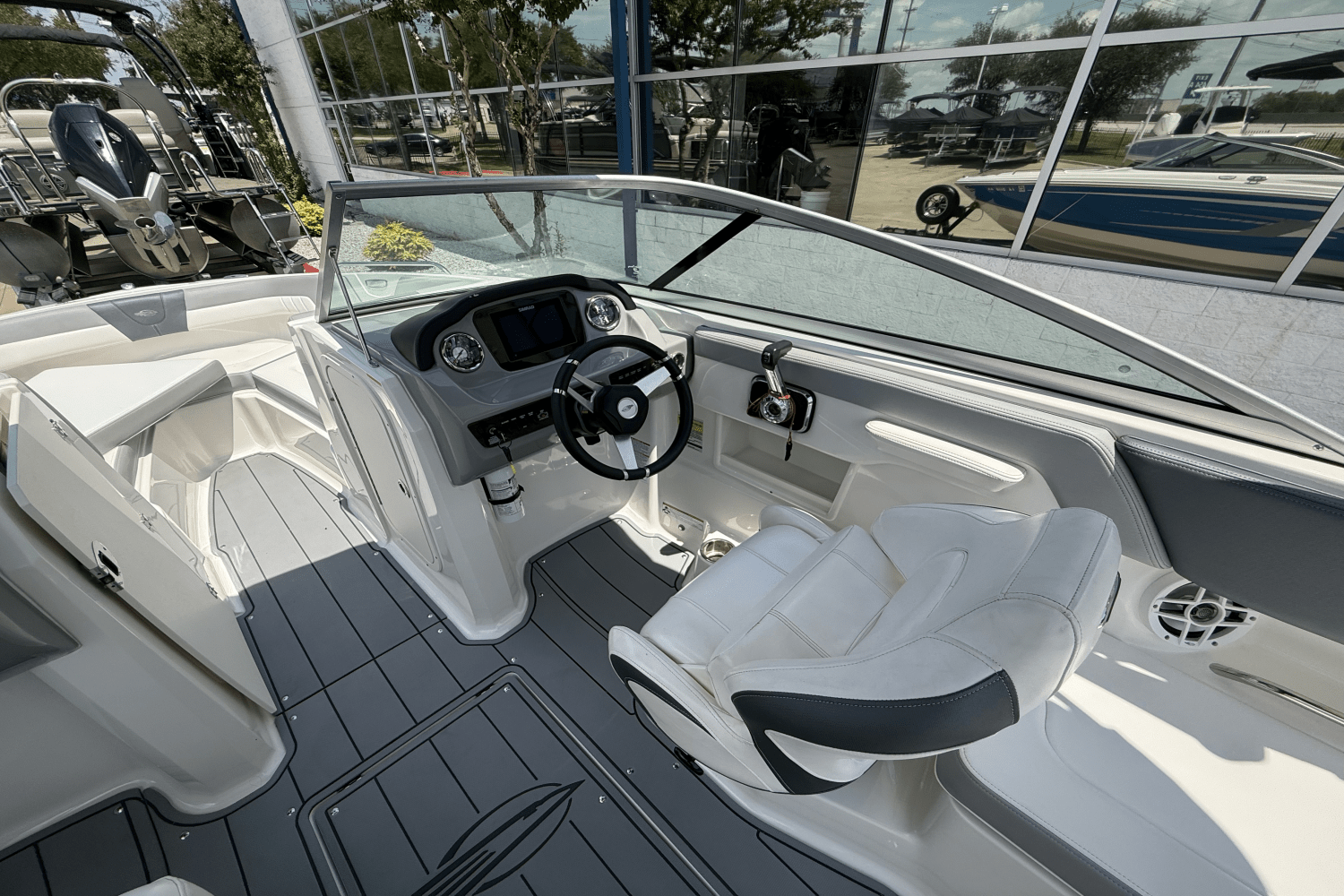 2021 Chaparral 230 SSI Image Thumbnail #14