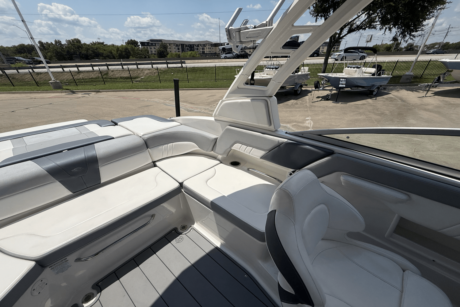 2021 Chaparral 230 SSI Image Thumbnail #12