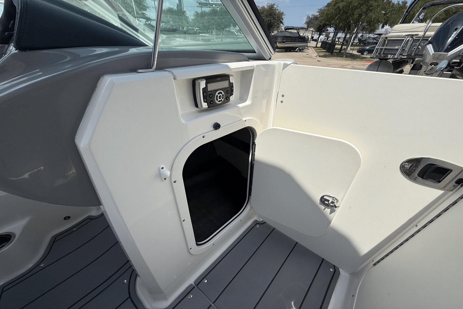 2021 Chaparral 230 SSI Image Thumbnail #21