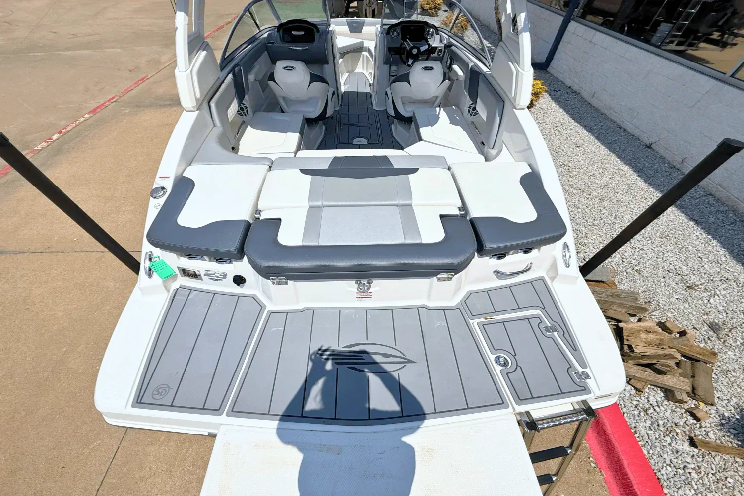 2021 Chaparral 230 SSI Image Thumbnail #5