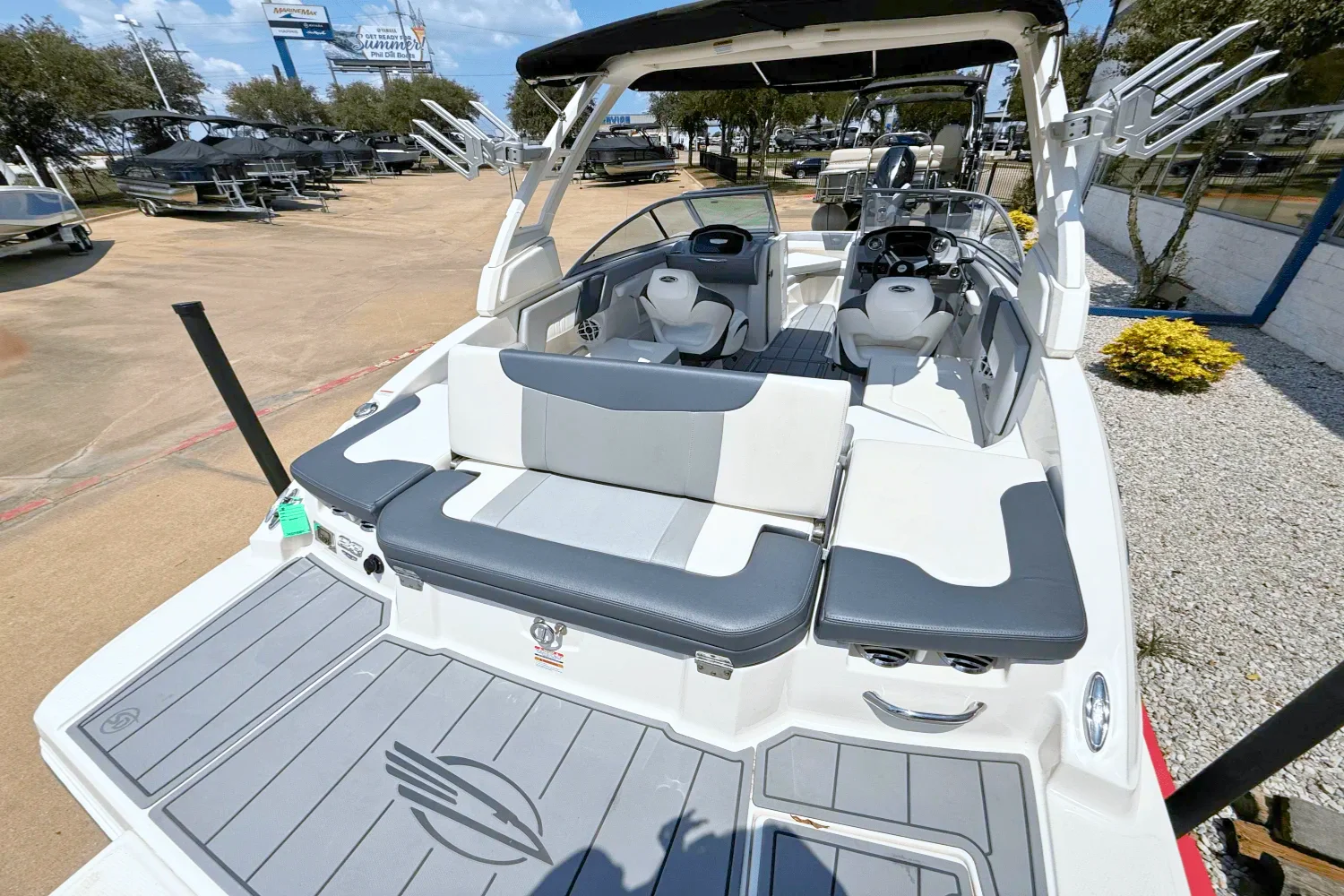 2021 Chaparral 230 SSI Image Thumbnail #8