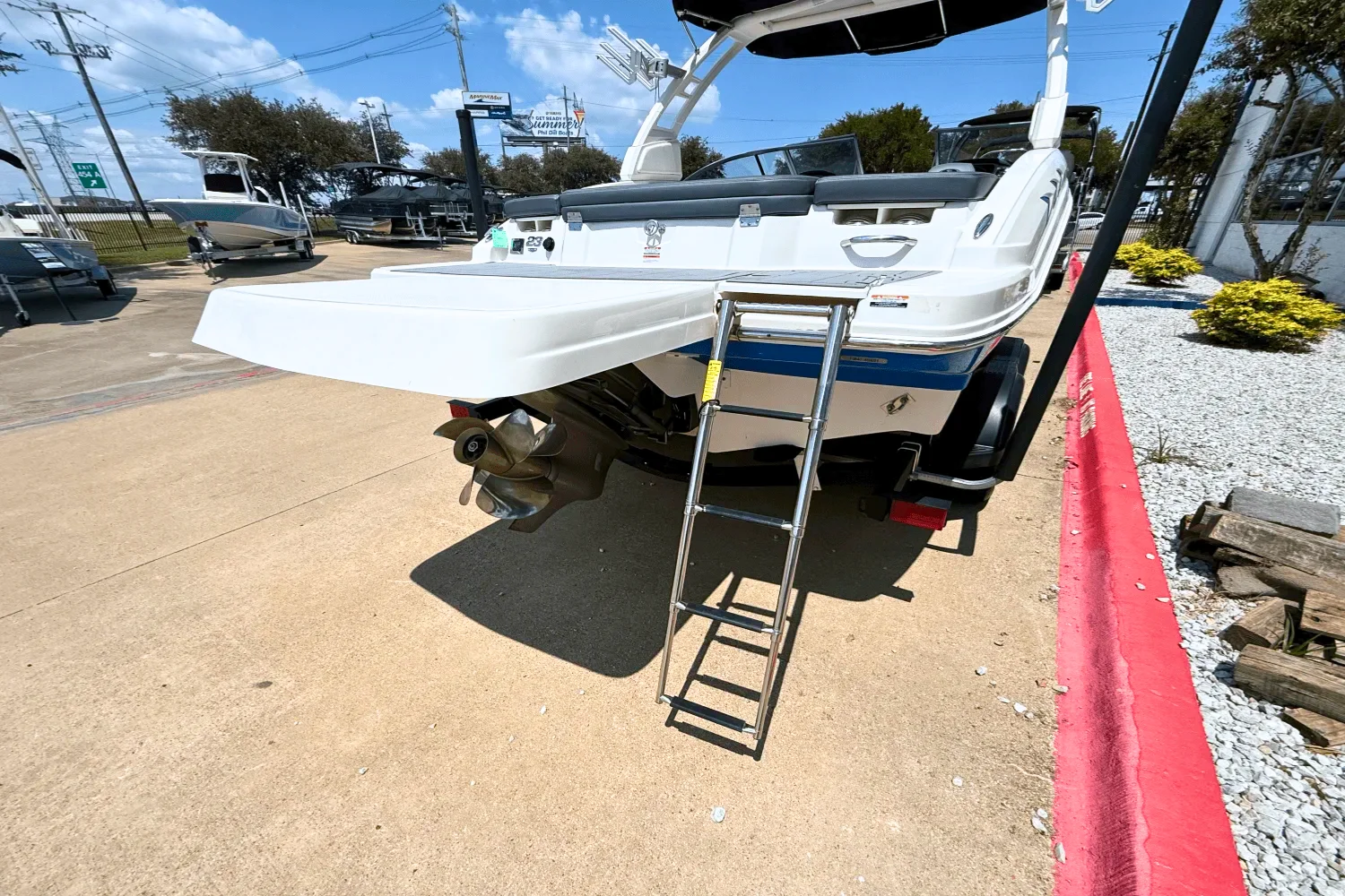 2021 Chaparral 230 SSI Image Thumbnail #4