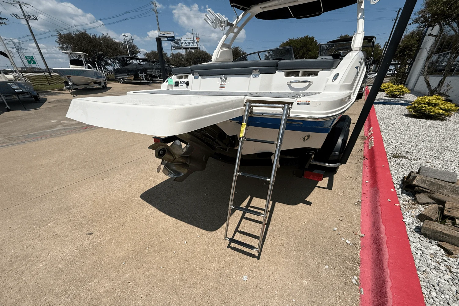 2021 Chaparral 230 SSI Image Thumbnail #4