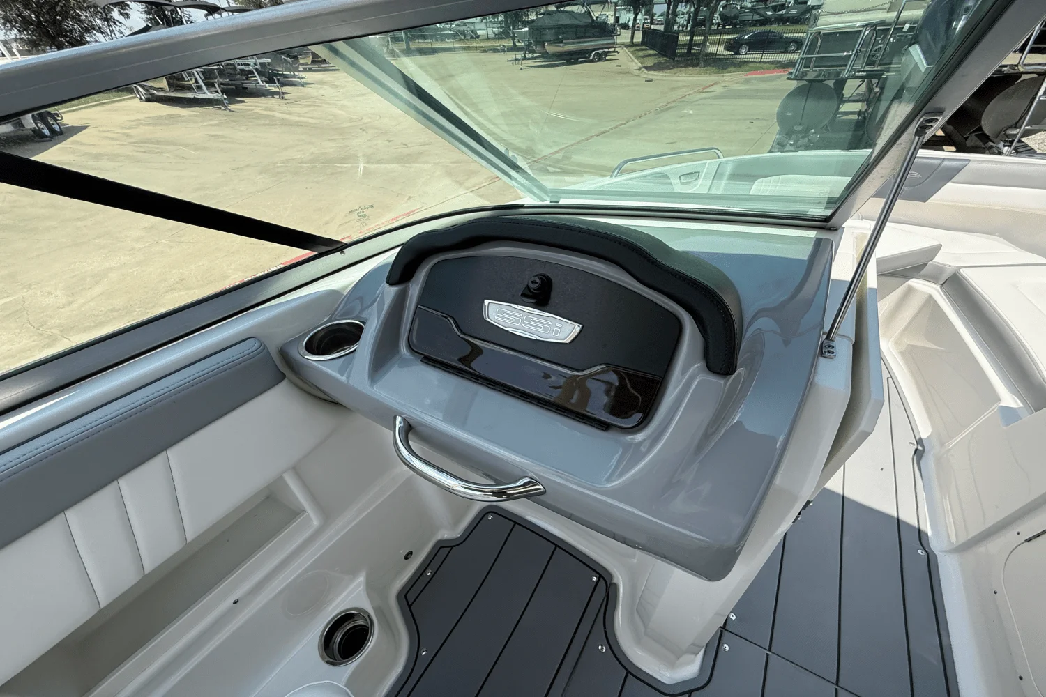 2021 Chaparral 230 SSI Image Thumbnail #24