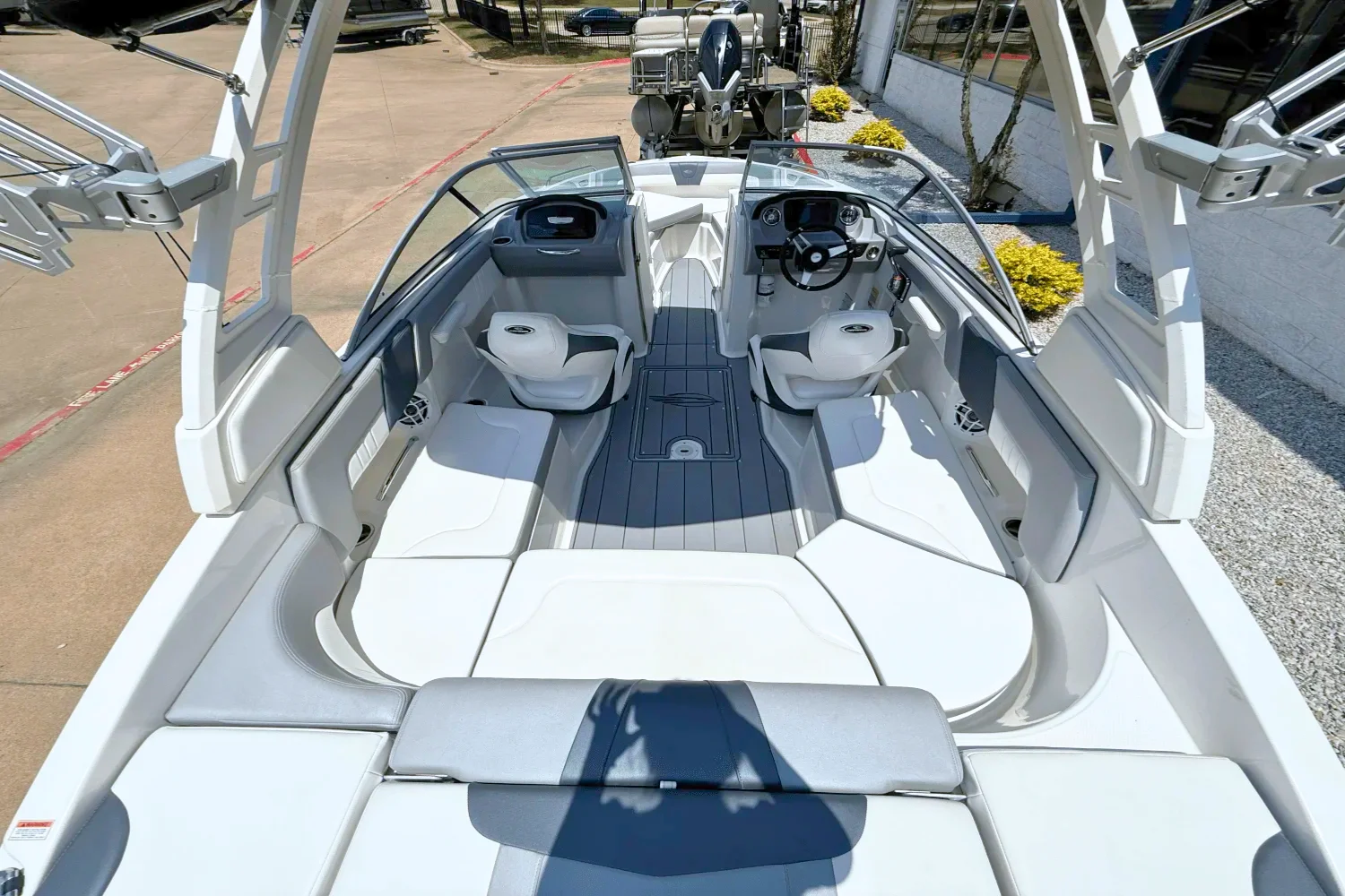 2021 Chaparral 230 SSI Image Thumbnail #9