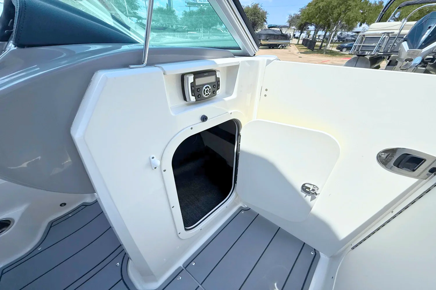 2021 Chaparral 230 SSI Image Thumbnail #27