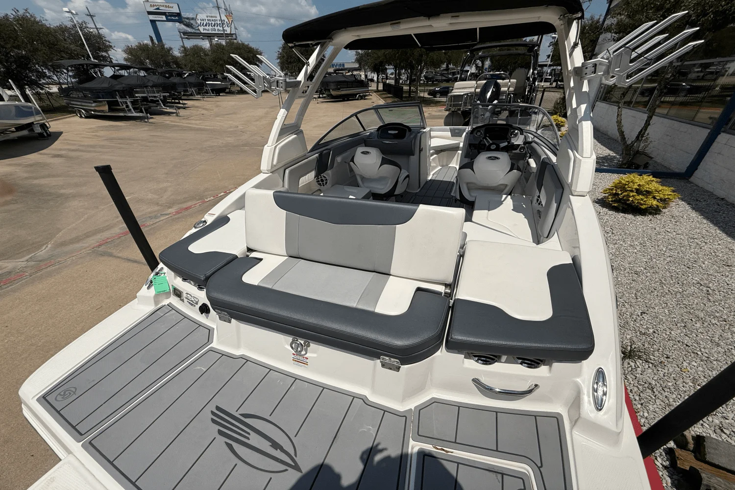 2021 Chaparral 230 SSI Image Thumbnail #8