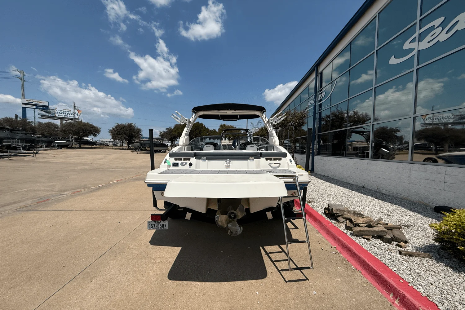 2021 Chaparral 230 SSI Image Thumbnail #3