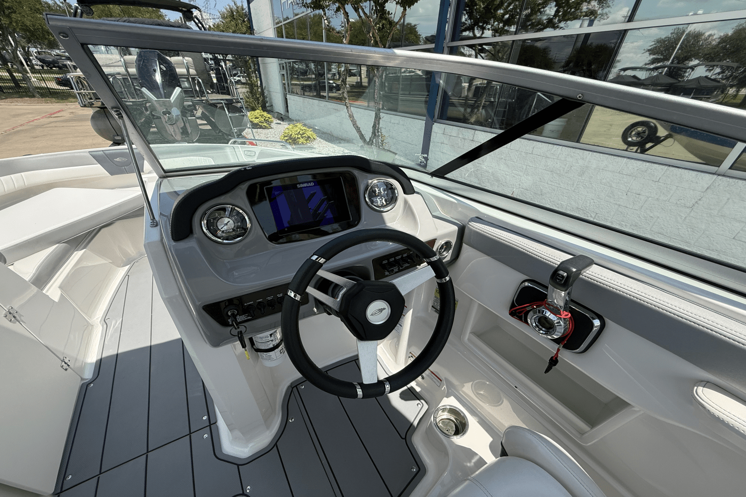 2021 Chaparral 230 SSI Image Thumbnail #15