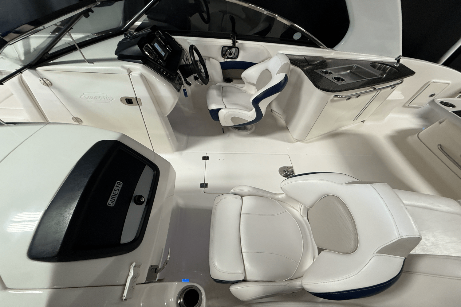 2011 Chaparral SUNESTA Image Thumbnail #12