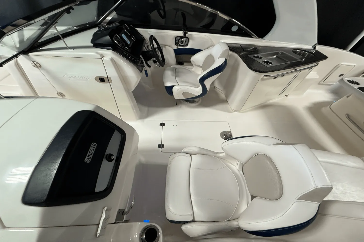 2011 Chaparral SUNESTA Image Thumbnail #12