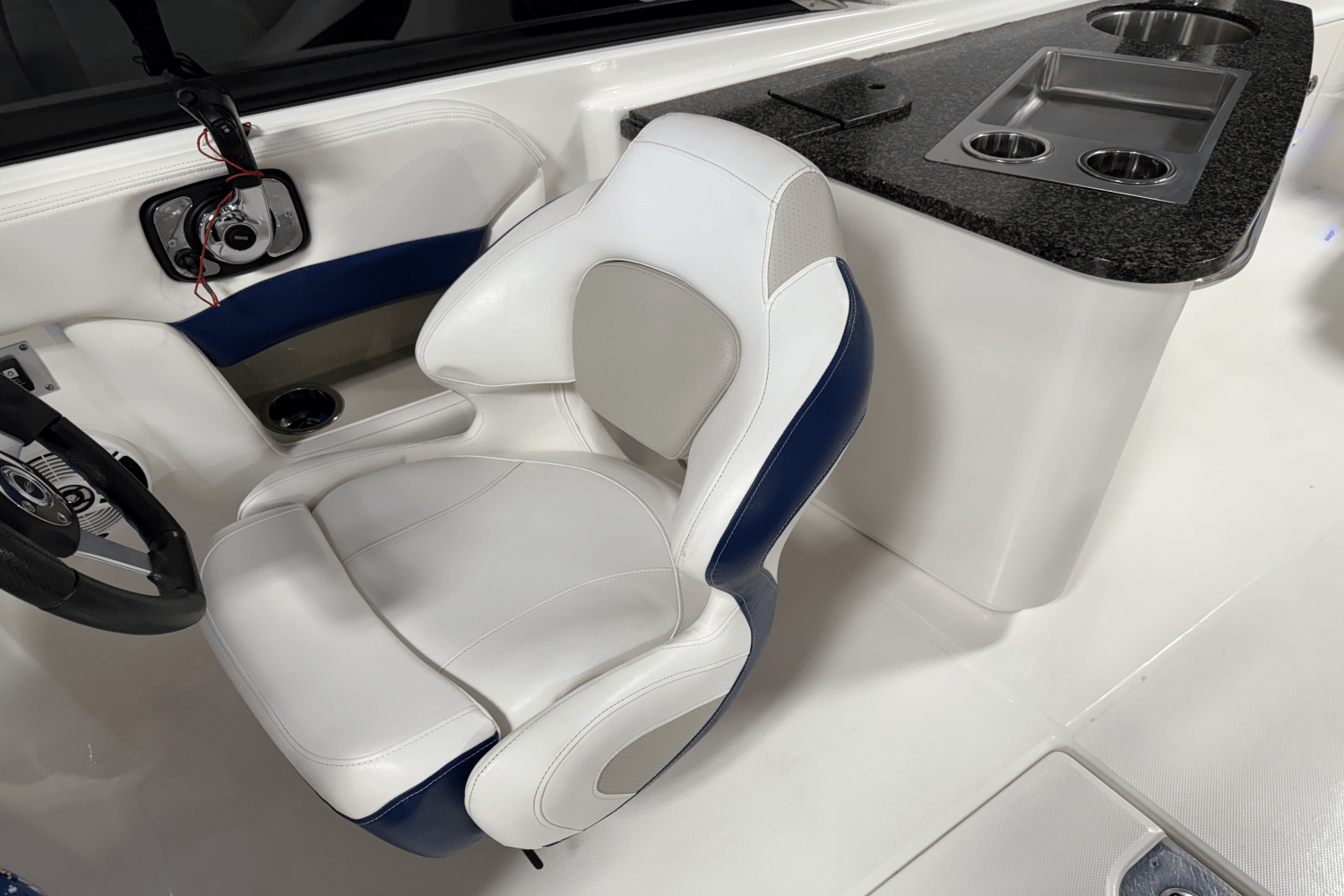 2011 Chaparral SUNESTA Image Thumbnail #63