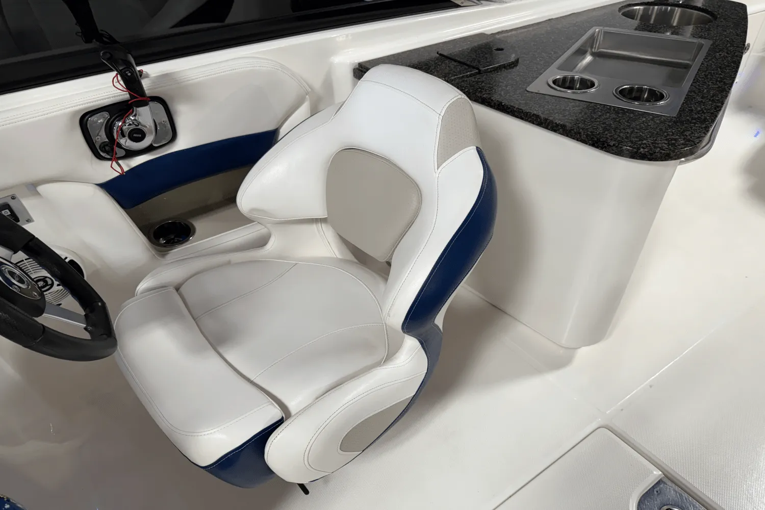 2011 Chaparral SUNESTA Image Thumbnail #63