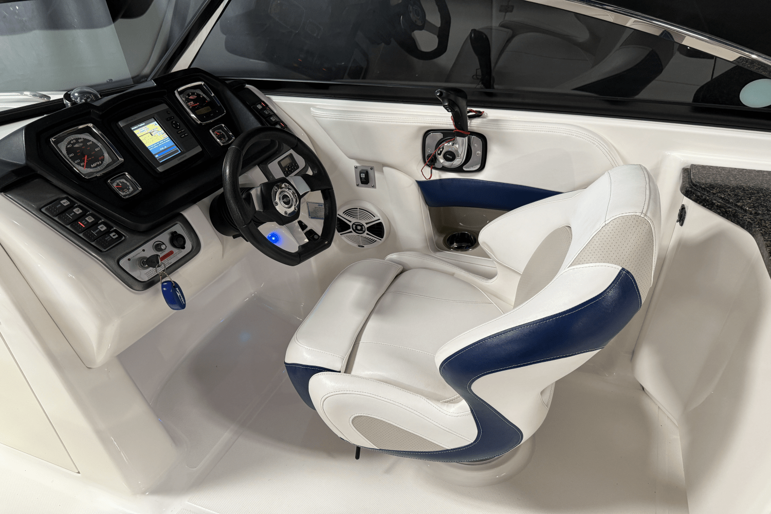 2011 Chaparral SUNESTA Image Thumbnail #62