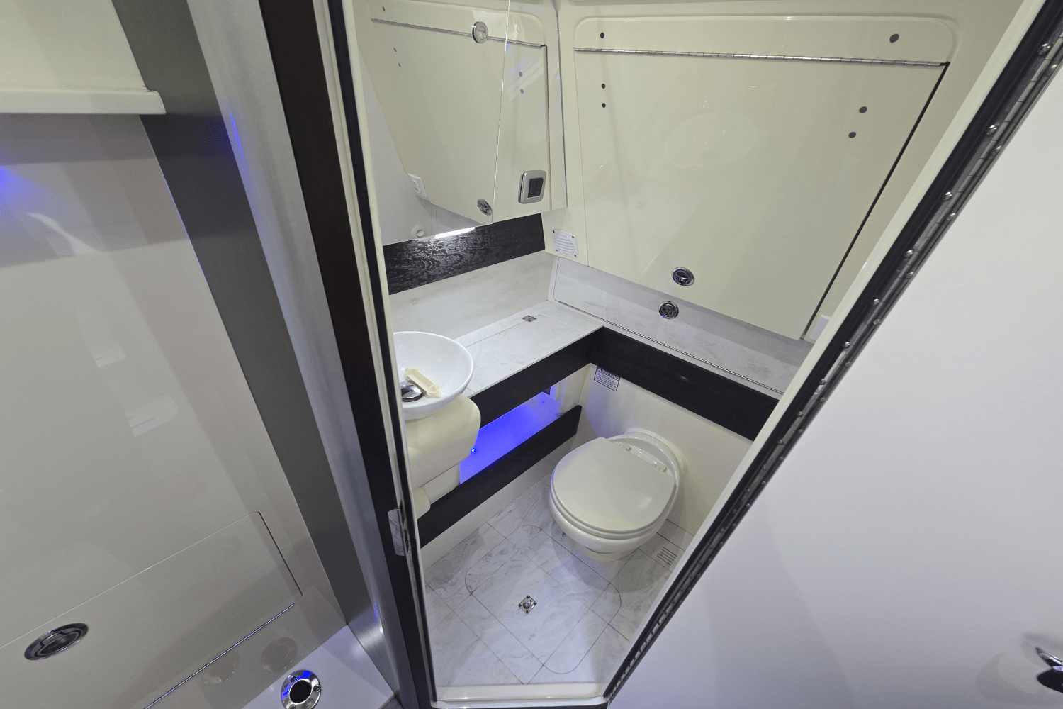 2020 Scout 380 LXF Image Thumbnail #47