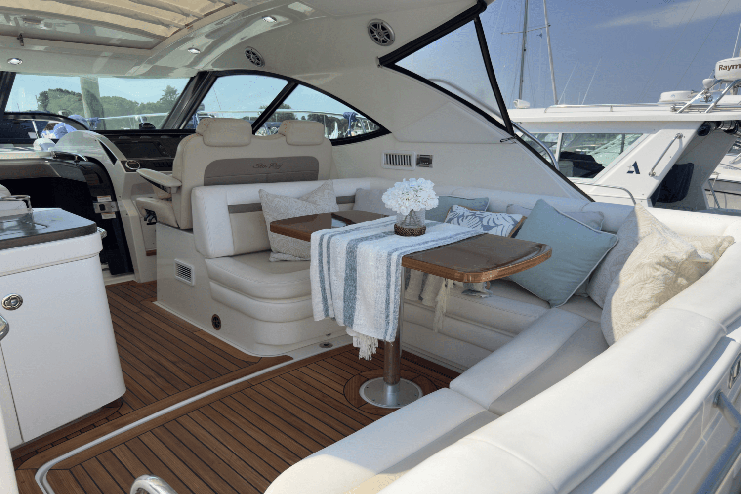 2014 Sea Ray 410 SUNDANCER Image Thumbnail #50