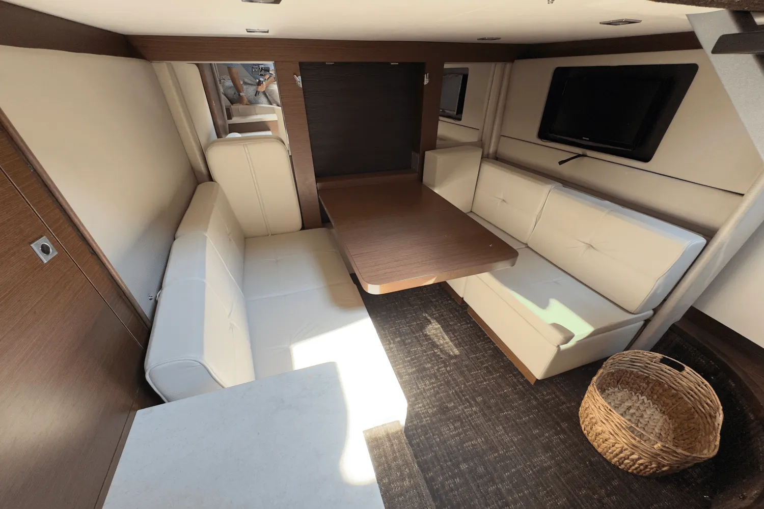 2014 Sea Ray 410 SUNDANCER Image Thumbnail #75