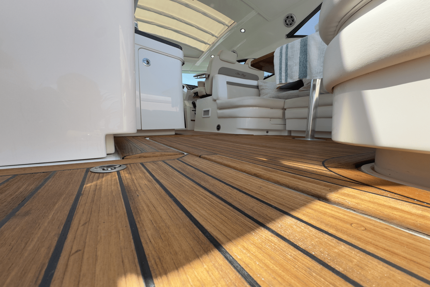 2014 Sea Ray 410 SUNDANCER Image Thumbnail #90