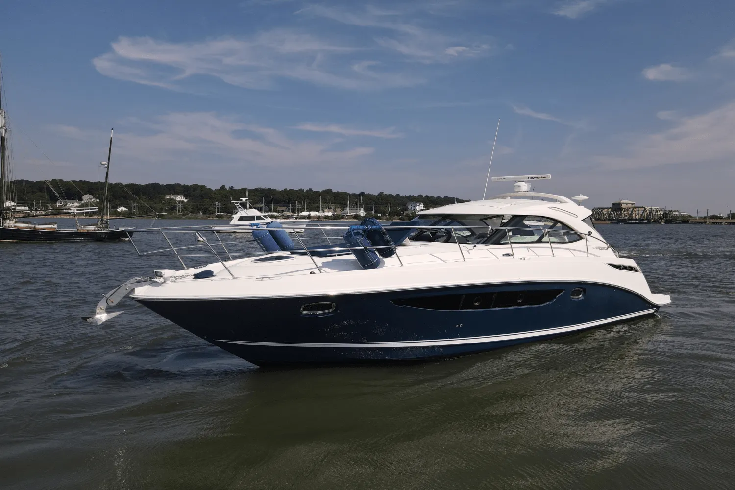 2014 Sea Ray 410 SUNDANCER Image Thumbnail #1
