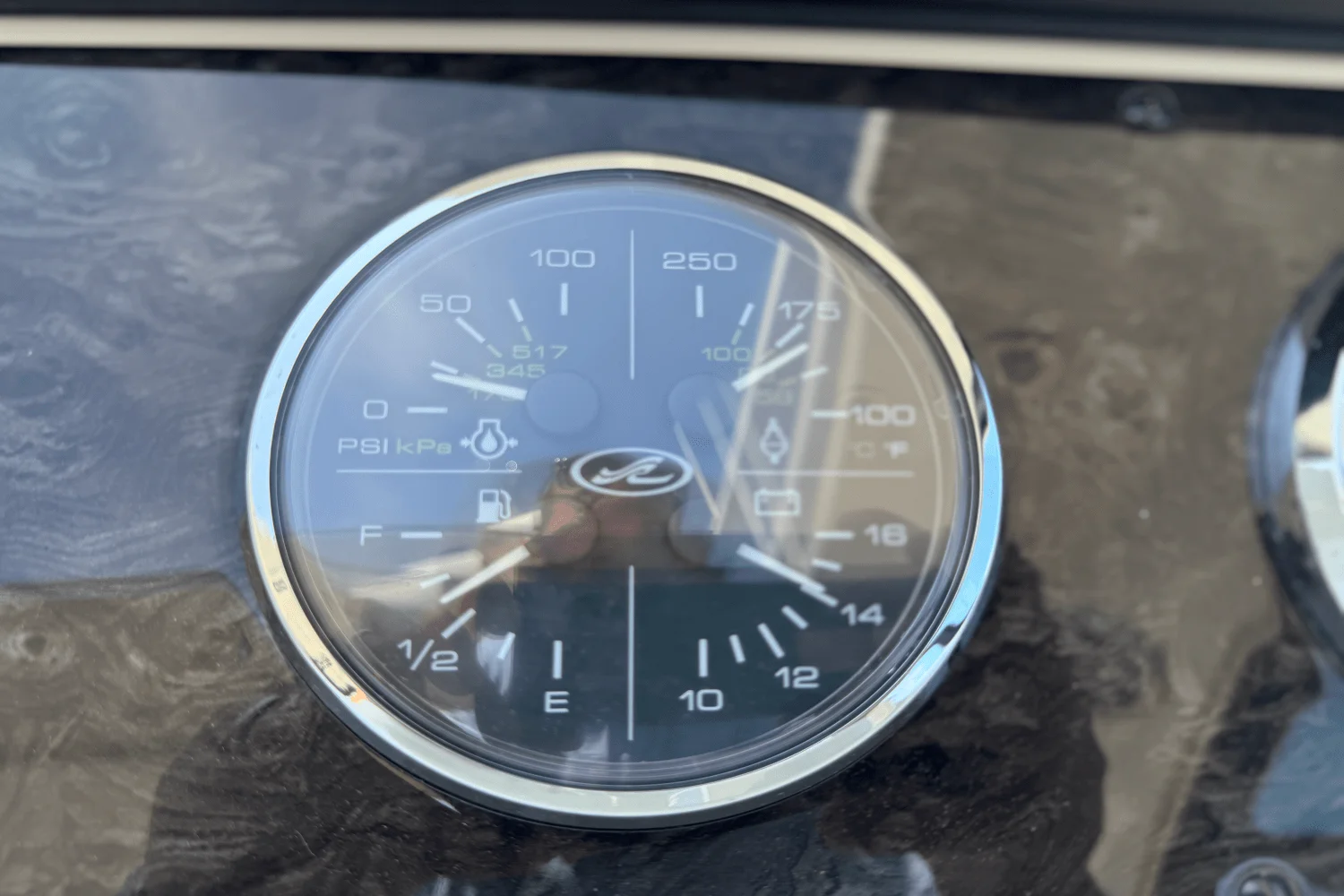 2014 Sea Ray 410 SUNDANCER Image Thumbnail #27