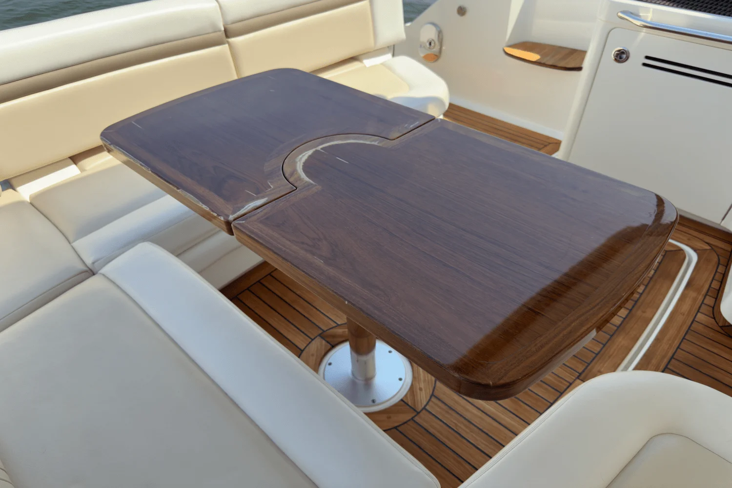 2014 Sea Ray 410 SUNDANCER Image Thumbnail #57