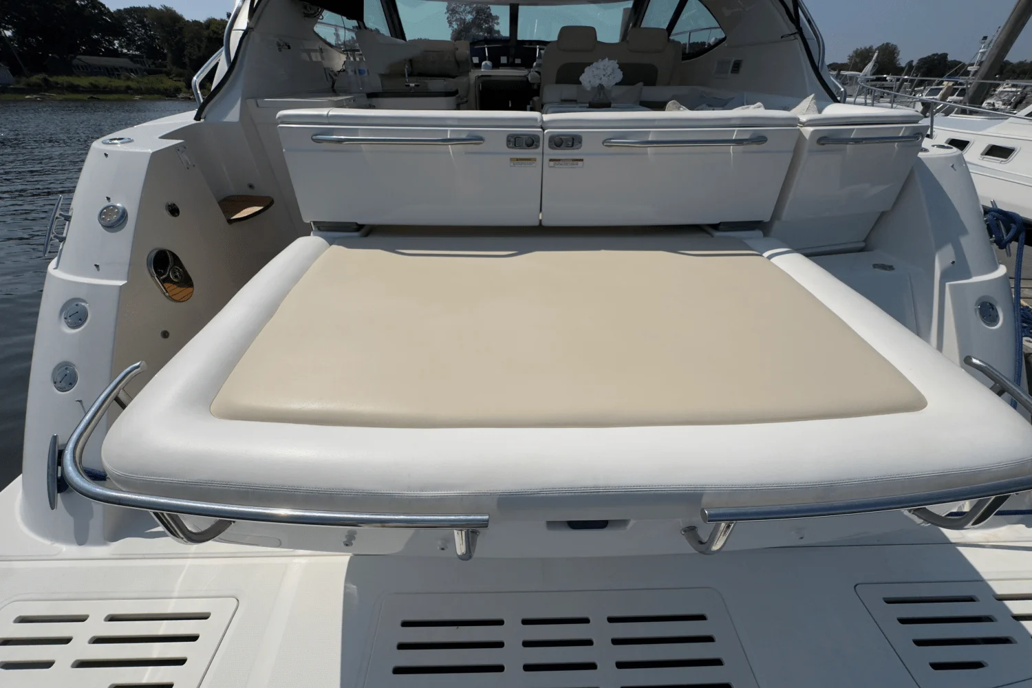 2014 Sea Ray 410 SUNDANCER Image Thumbnail #36