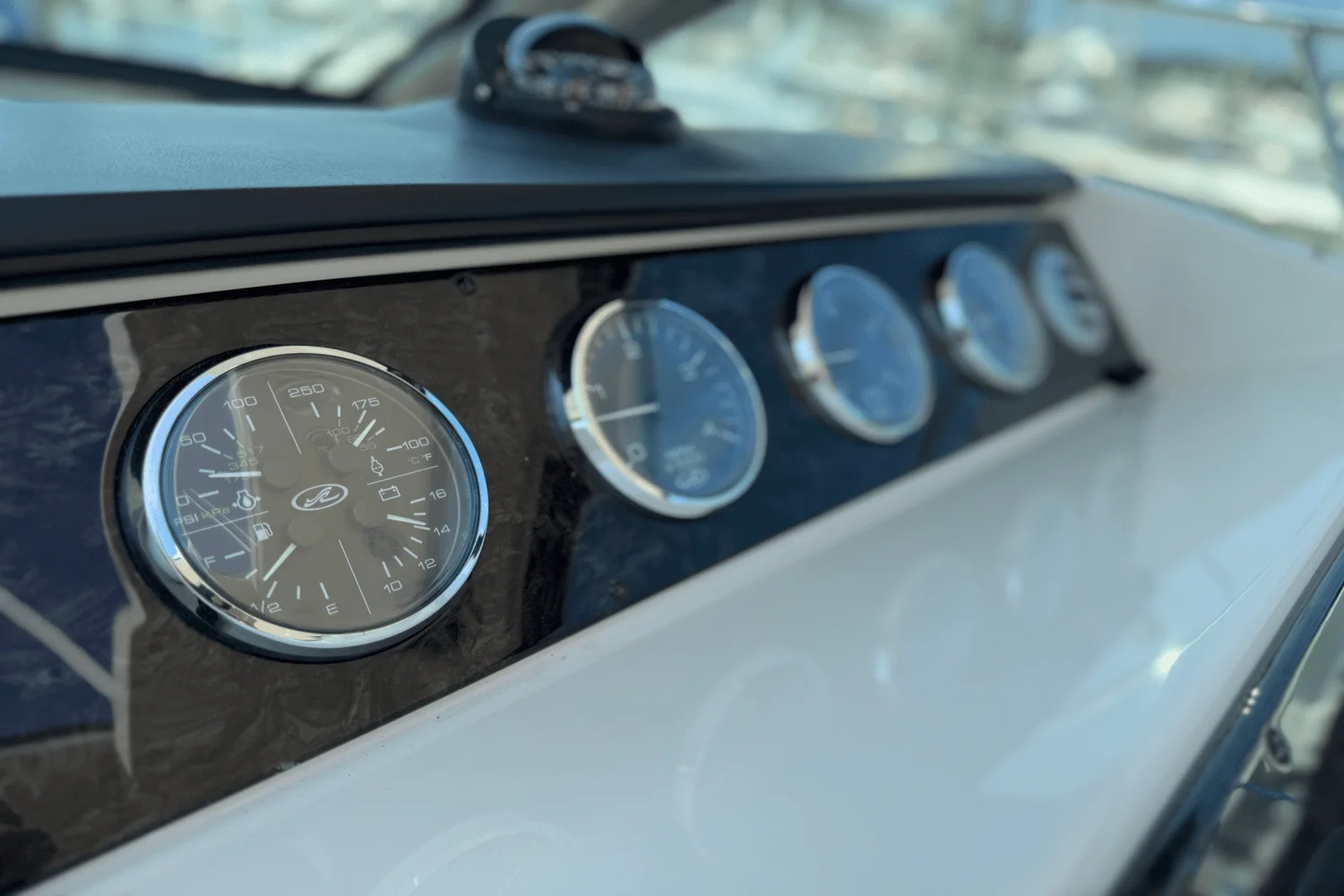 2014 Sea Ray 410 SUNDANCER Image Thumbnail #26