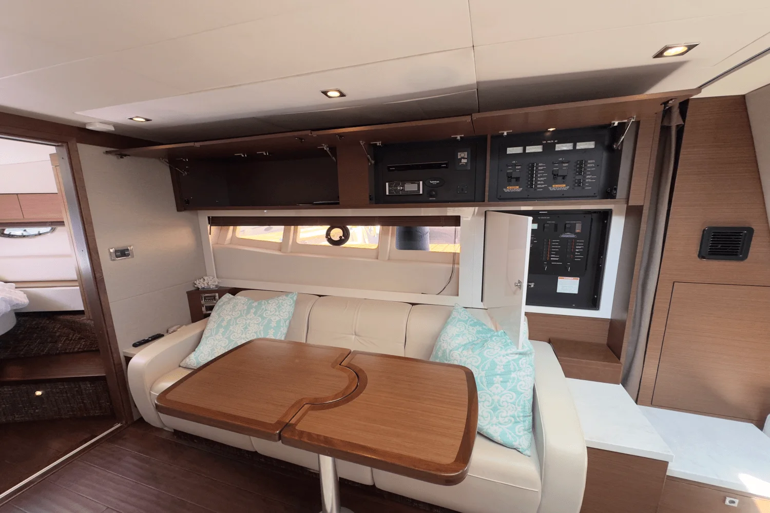 2014 Sea Ray 410 SUNDANCER Image Thumbnail #69