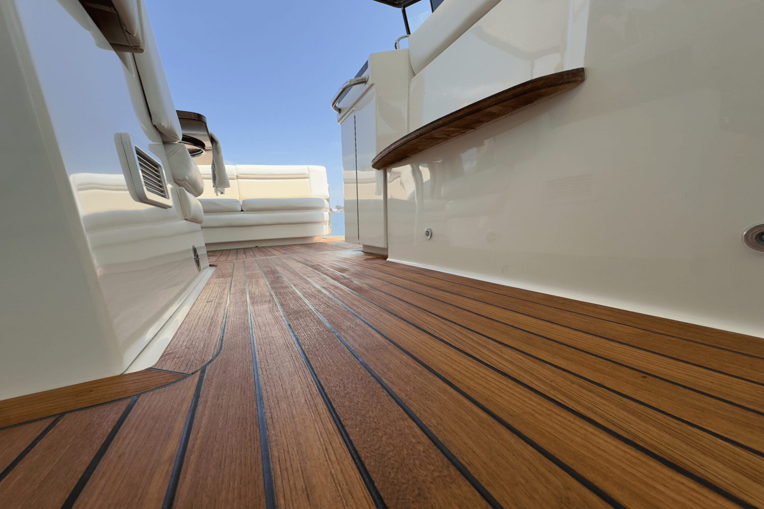 2014 Sea Ray 410 SUNDANCER Image Thumbnail #91