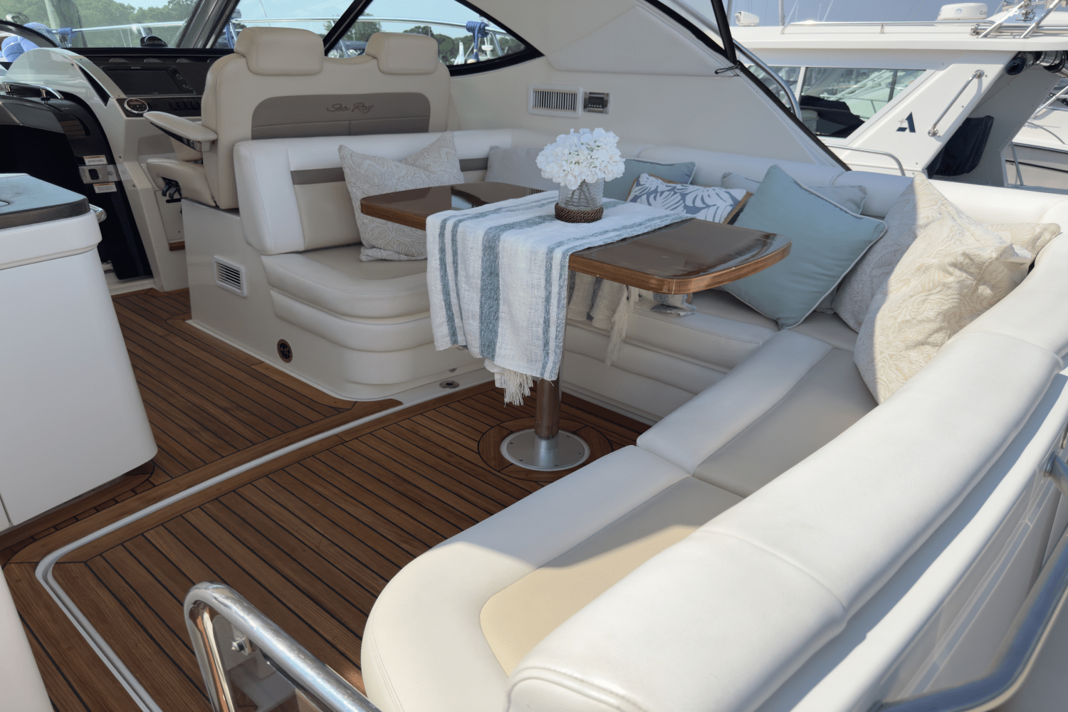 2014 Sea Ray 410 SUNDANCER Image Thumbnail #49