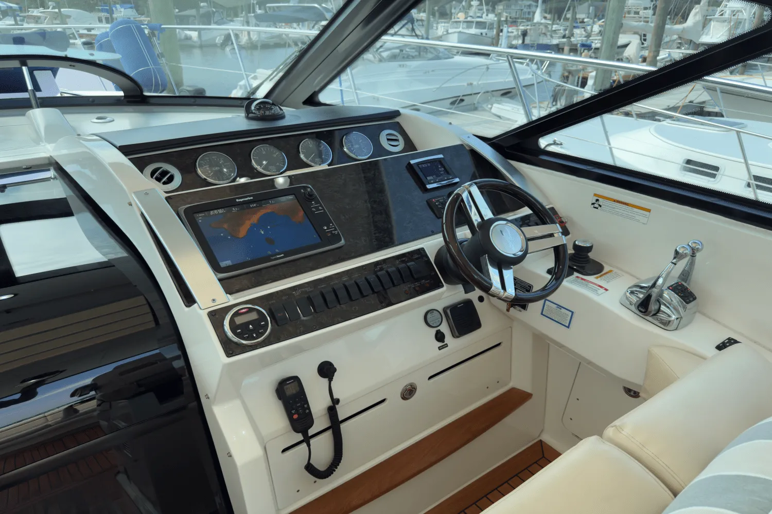 2014 Sea Ray 410 SUNDANCER Image Thumbnail #59
