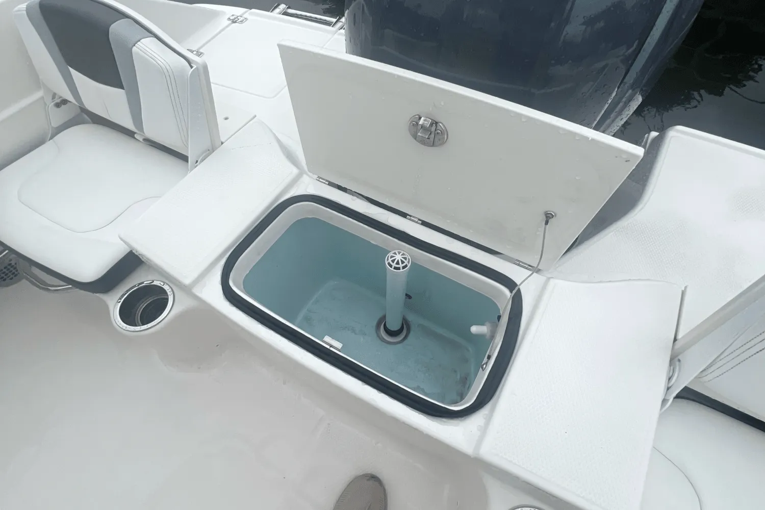 2023 Robalo R 200 Image Thumbnail #13