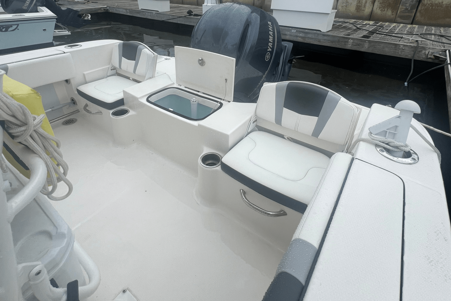 2023 Robalo R 200 Image Thumbnail #12
