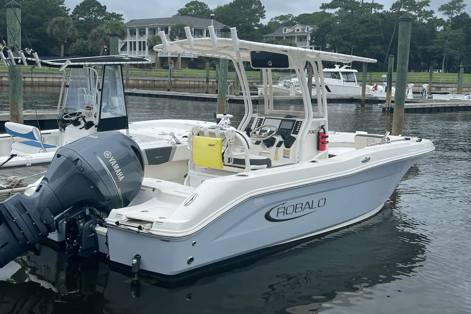 2023 Robalo R 200 Image Thumbnail #2