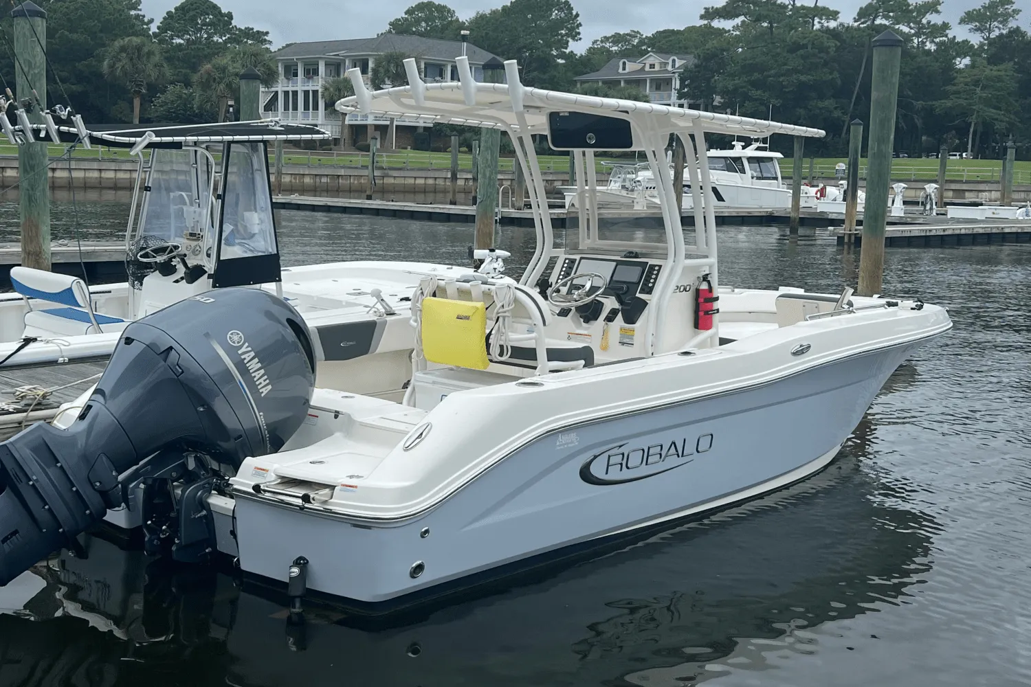 2023 Robalo R 200 Image Thumbnail #2