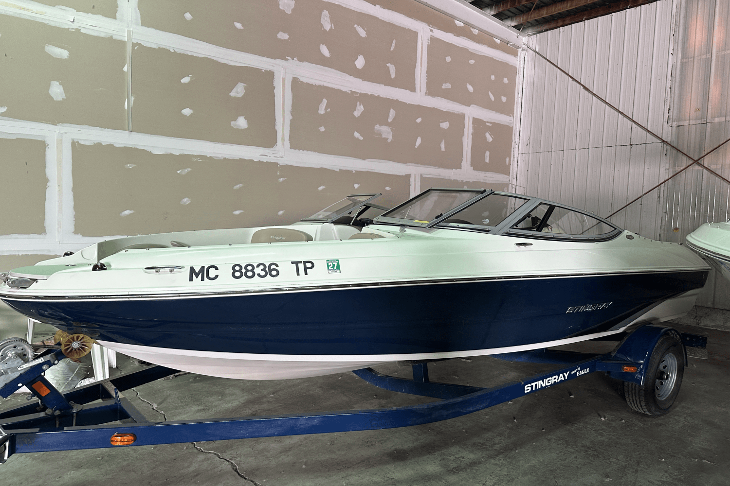 2014 Stingray 198LX Image Thumbnail #3