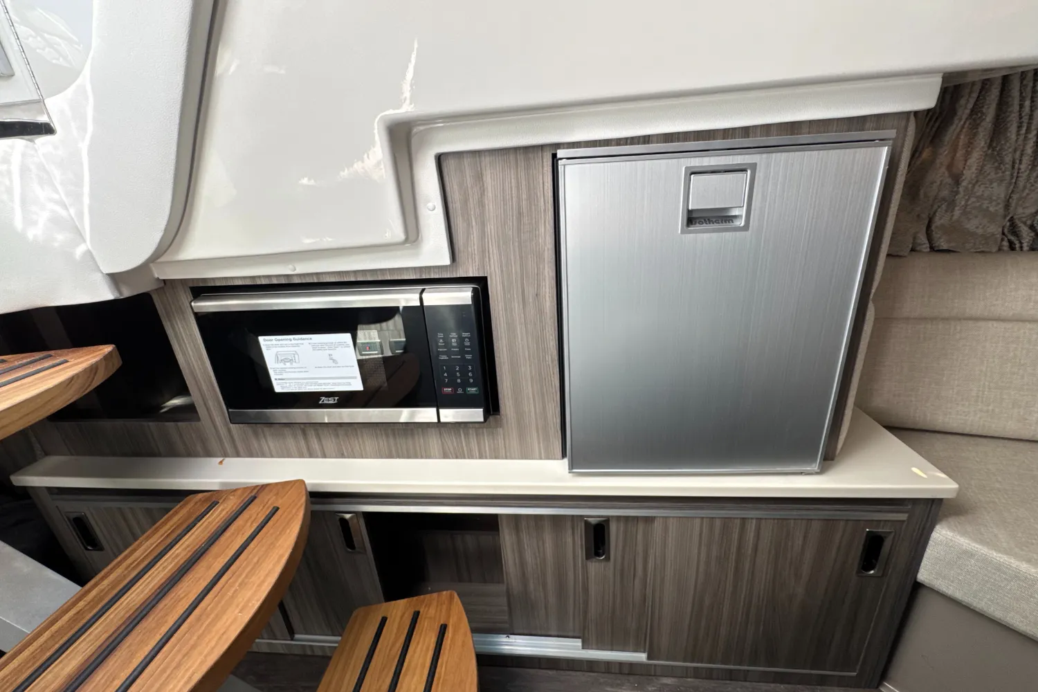 2026 Sea Ray Sundancer 320 Outboard Image Thumbnail #22
