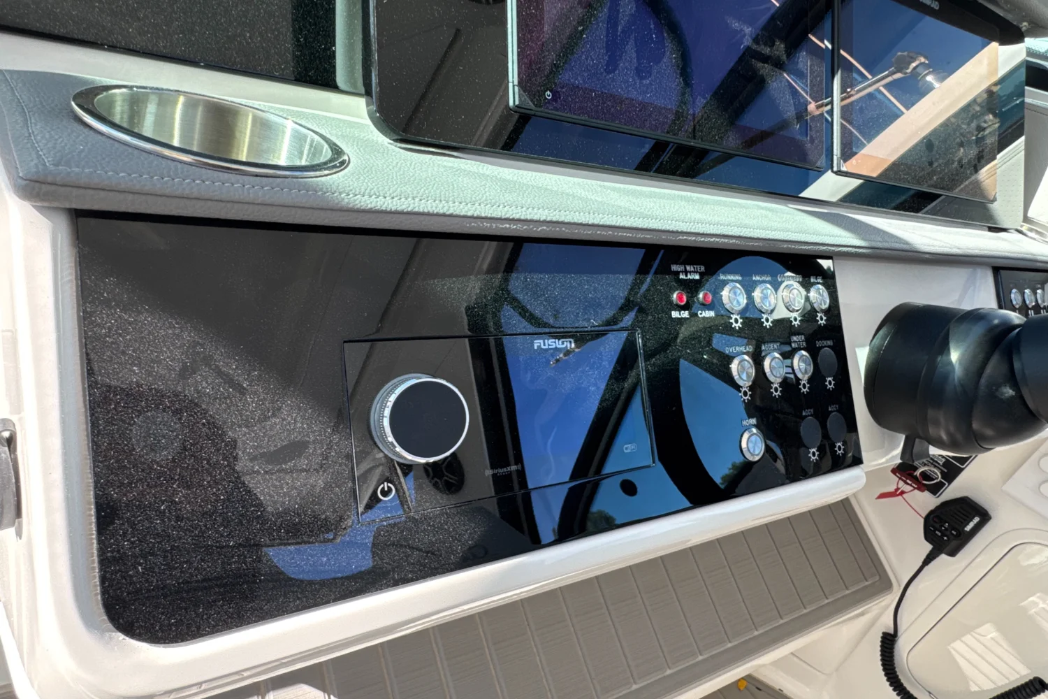 2026 Sea Ray Sundancer 320 Outboard Image Thumbnail #20