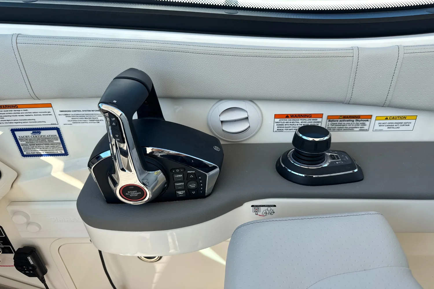 2026 Sea Ray Sundancer 320 Outboard Image Thumbnail #18