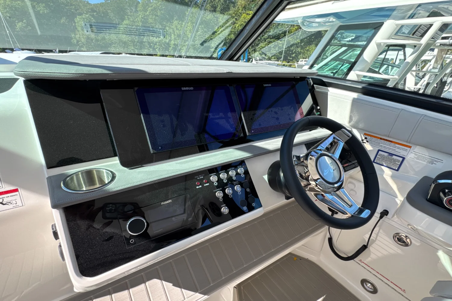 2026 Sea Ray Sundancer 320 Outboard Image Thumbnail #19