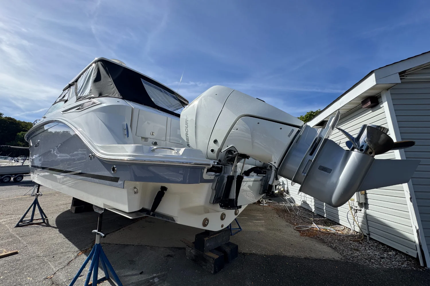 2026 Sea Ray Sundancer 320 Outboard Image Thumbnail #2