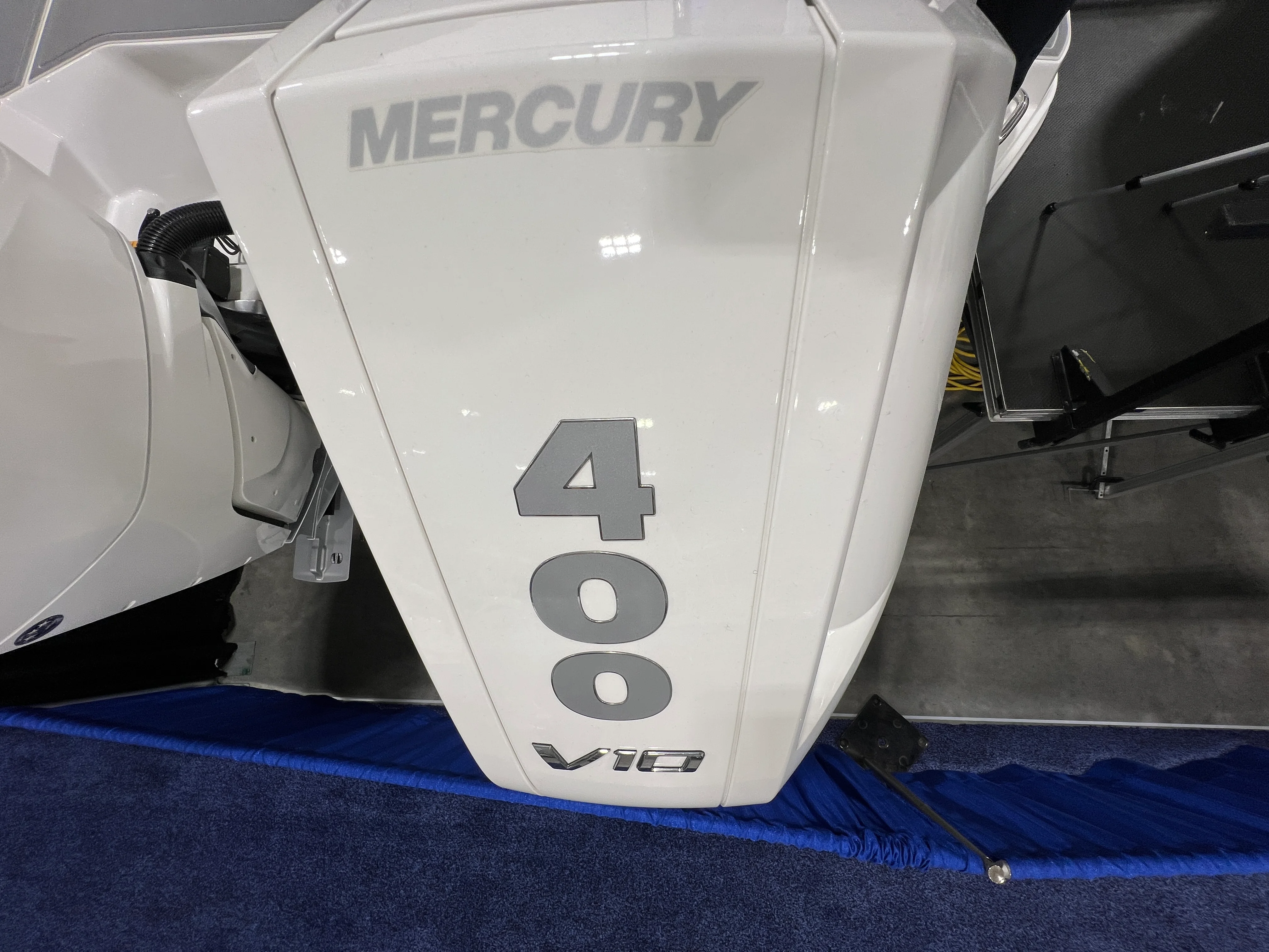 2026 Sea Ray Sundancer 320 Outboard Image Thumbnail #3