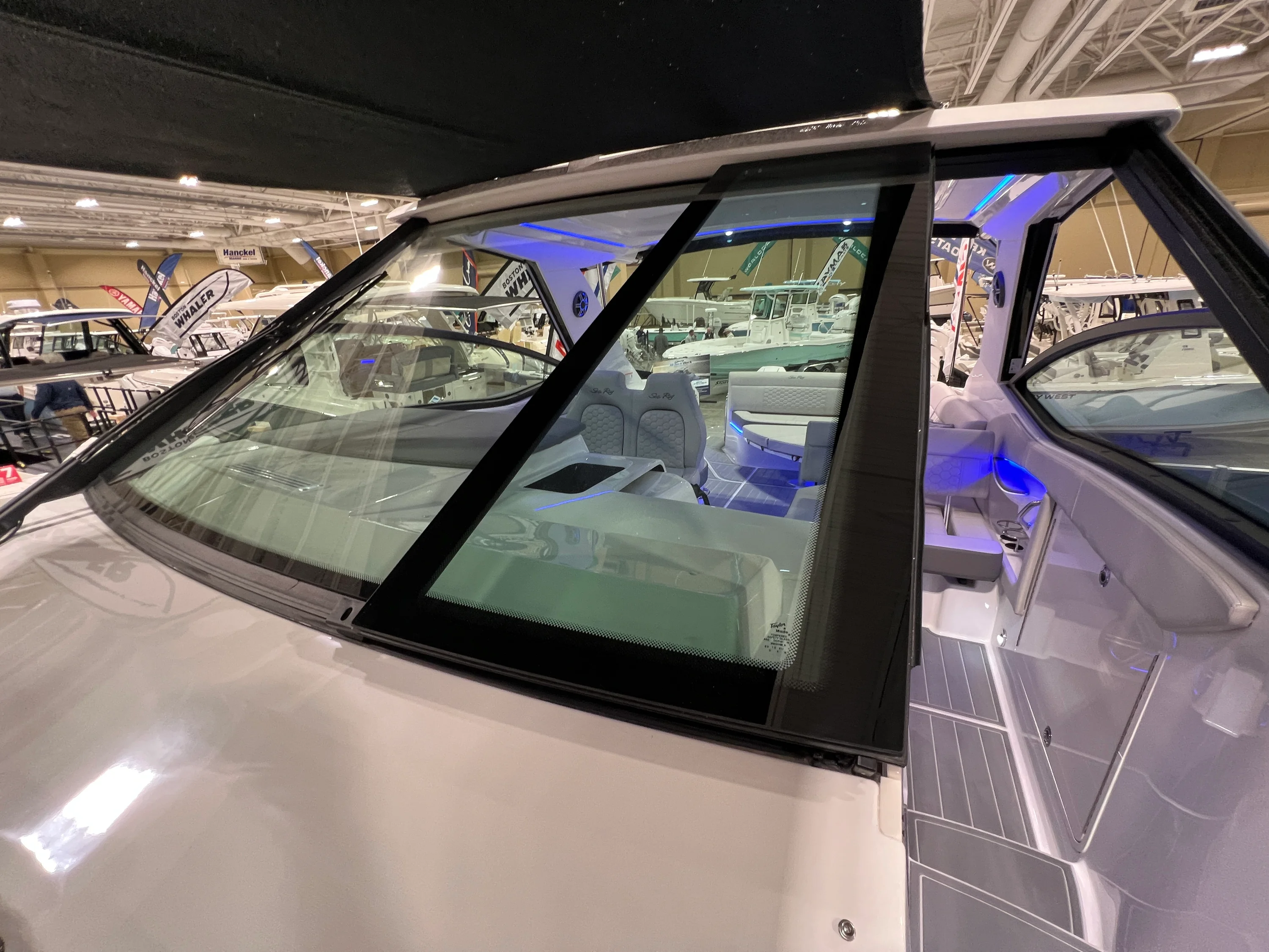 2026 Sea Ray Sundancer 320 Outboard Image Thumbnail #27