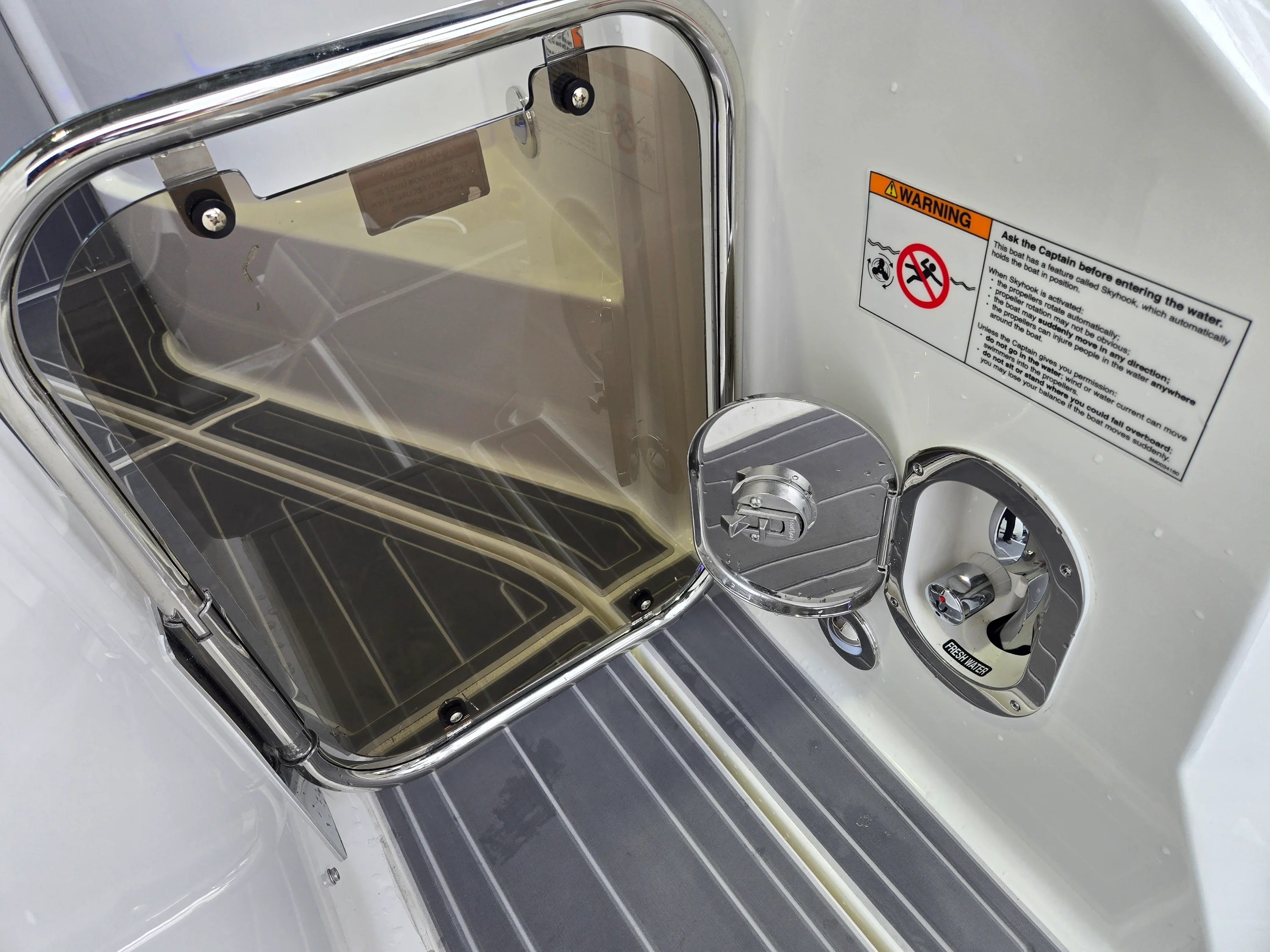 2026 Sea Ray Sundancer 320 Outboard Image Thumbnail #5