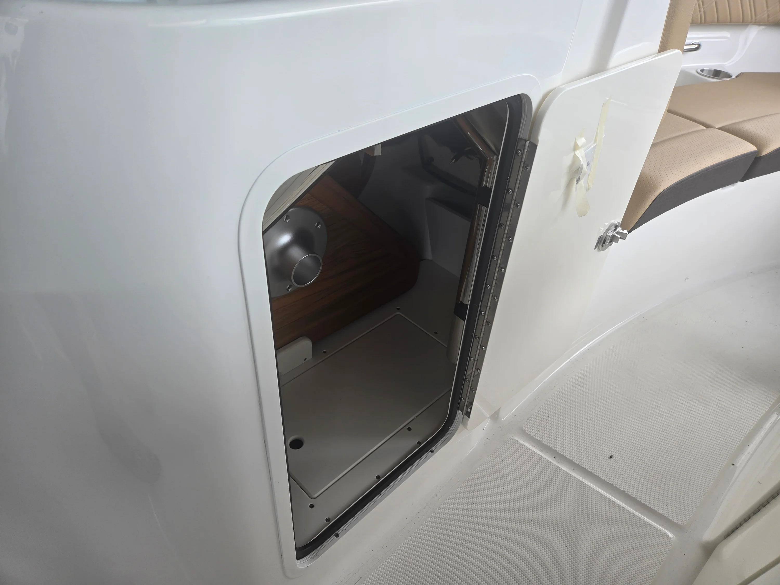 2026 Sea Ray SDX 230 Outboard Image Thumbnail #11