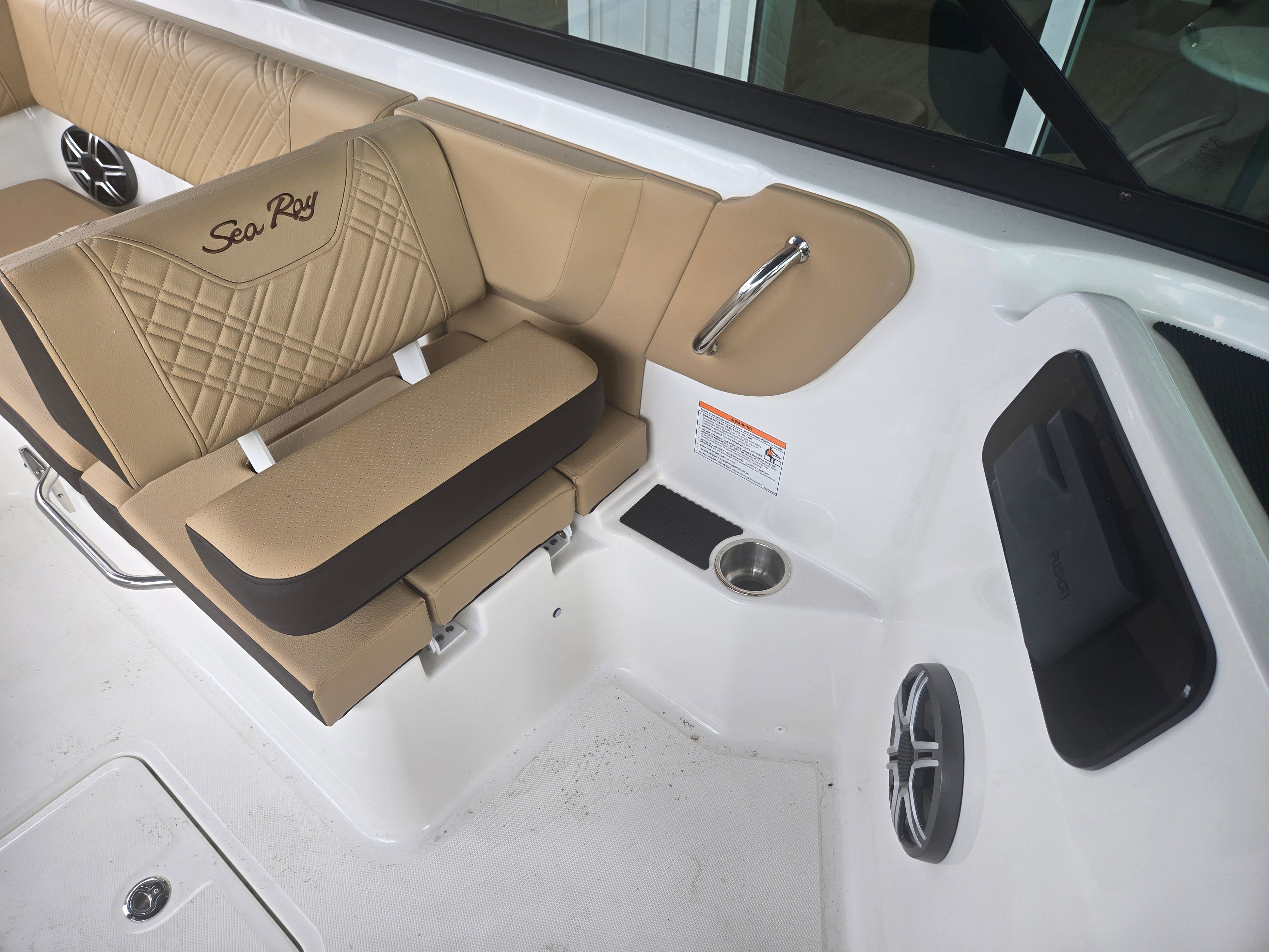 2026 Sea Ray SDX 230 Outboard Image Thumbnail #9