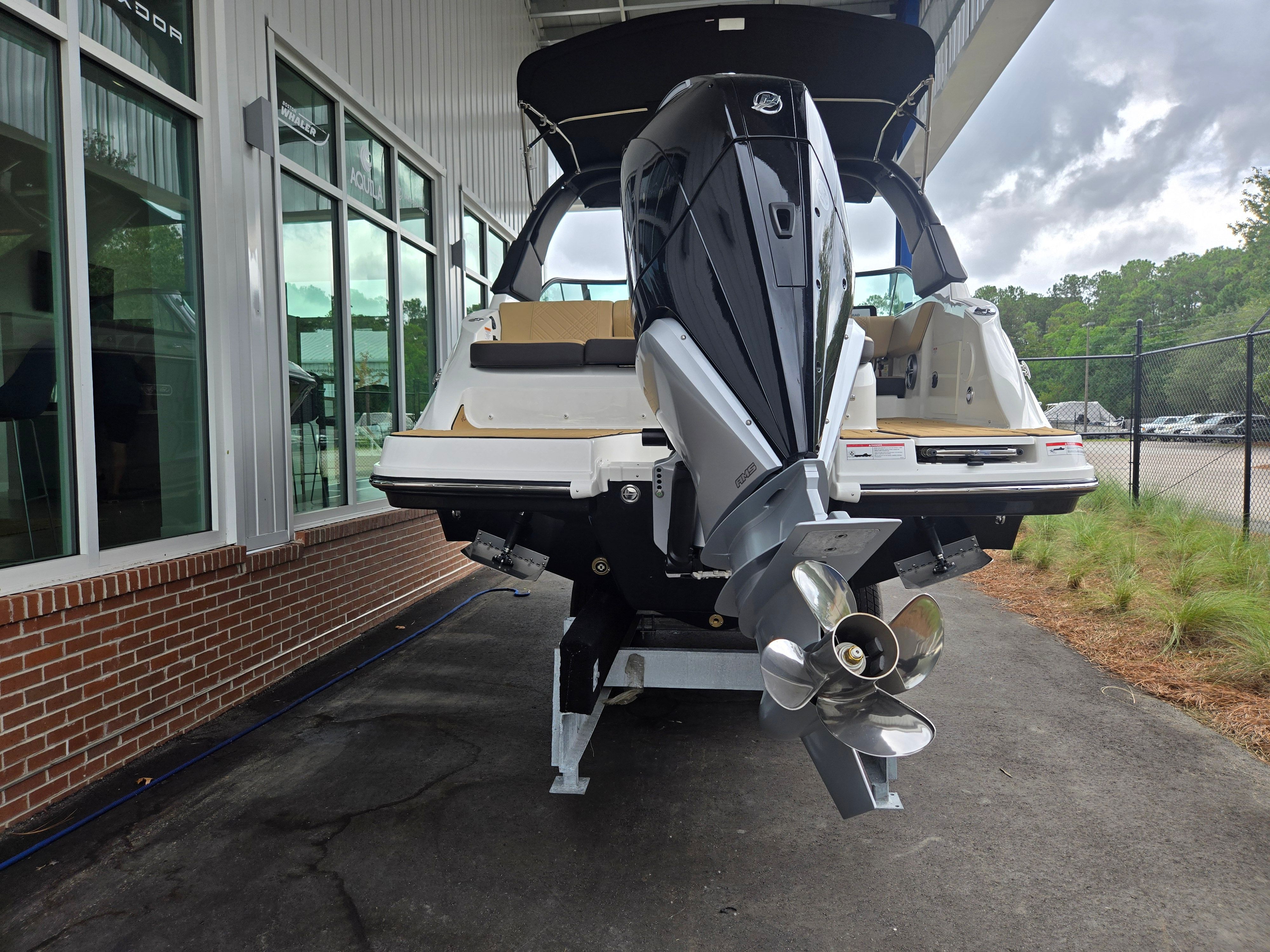 2026 Sea Ray SDX 230 Outboard Image Thumbnail #3